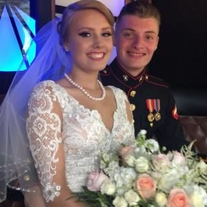 Meet your Posher, Dana